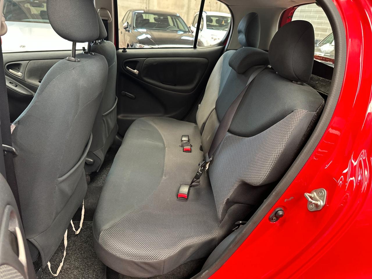 Toyota Yaris 1.0i 16V 5 porte Sol 2003