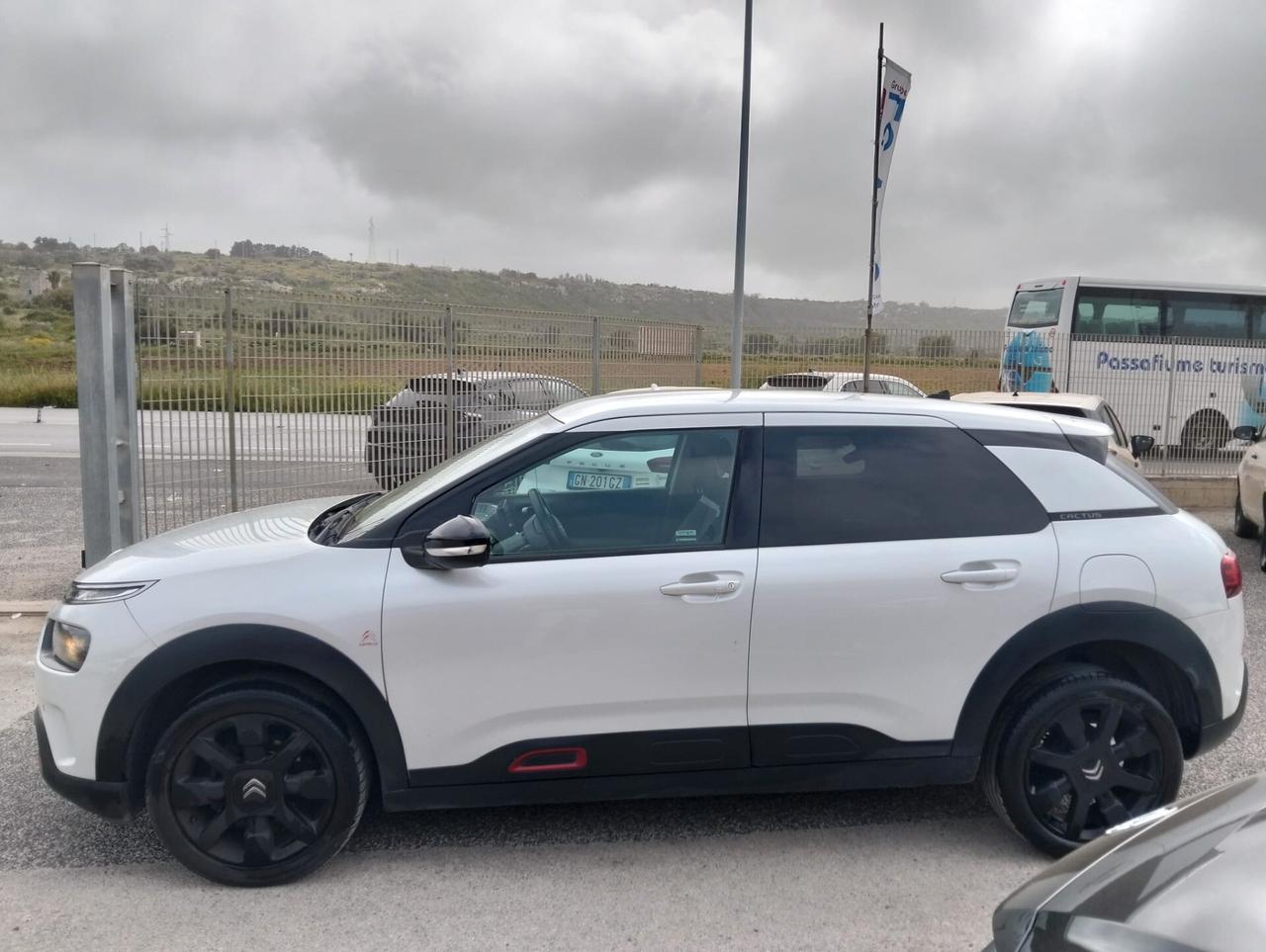 Citroen C4 Cactus BlueHDi 100 S&S Shine Pack