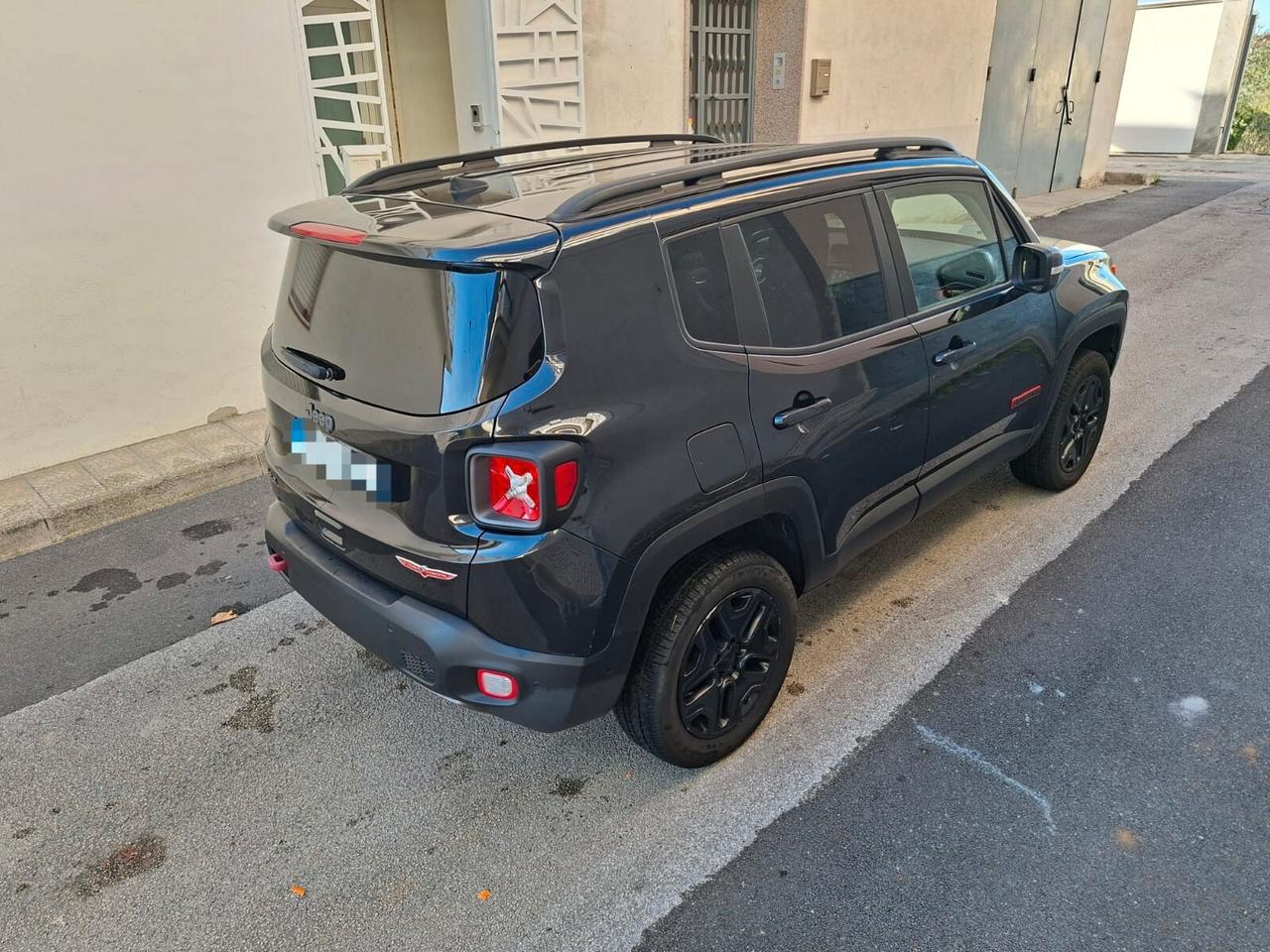 Jeep Renegade 2.0 Mjt 170CV 4WD Active Drive Low Trailhawk