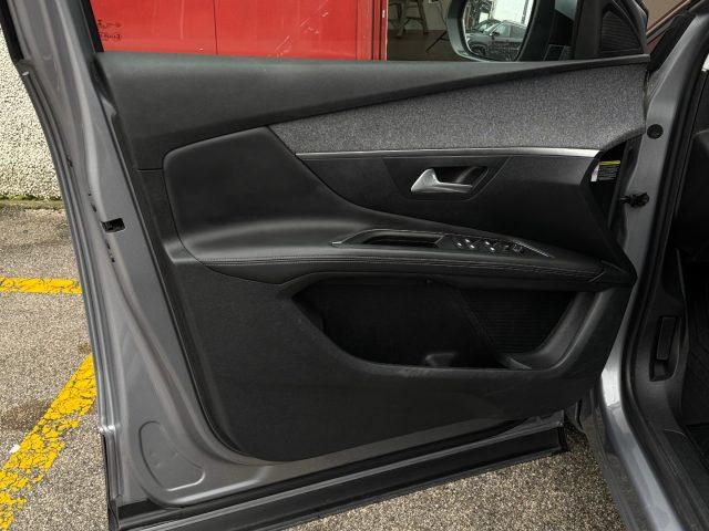 PEUGEOT 3008 PureTech Turbo 130 Allure 360/Full-led/Ambient lig