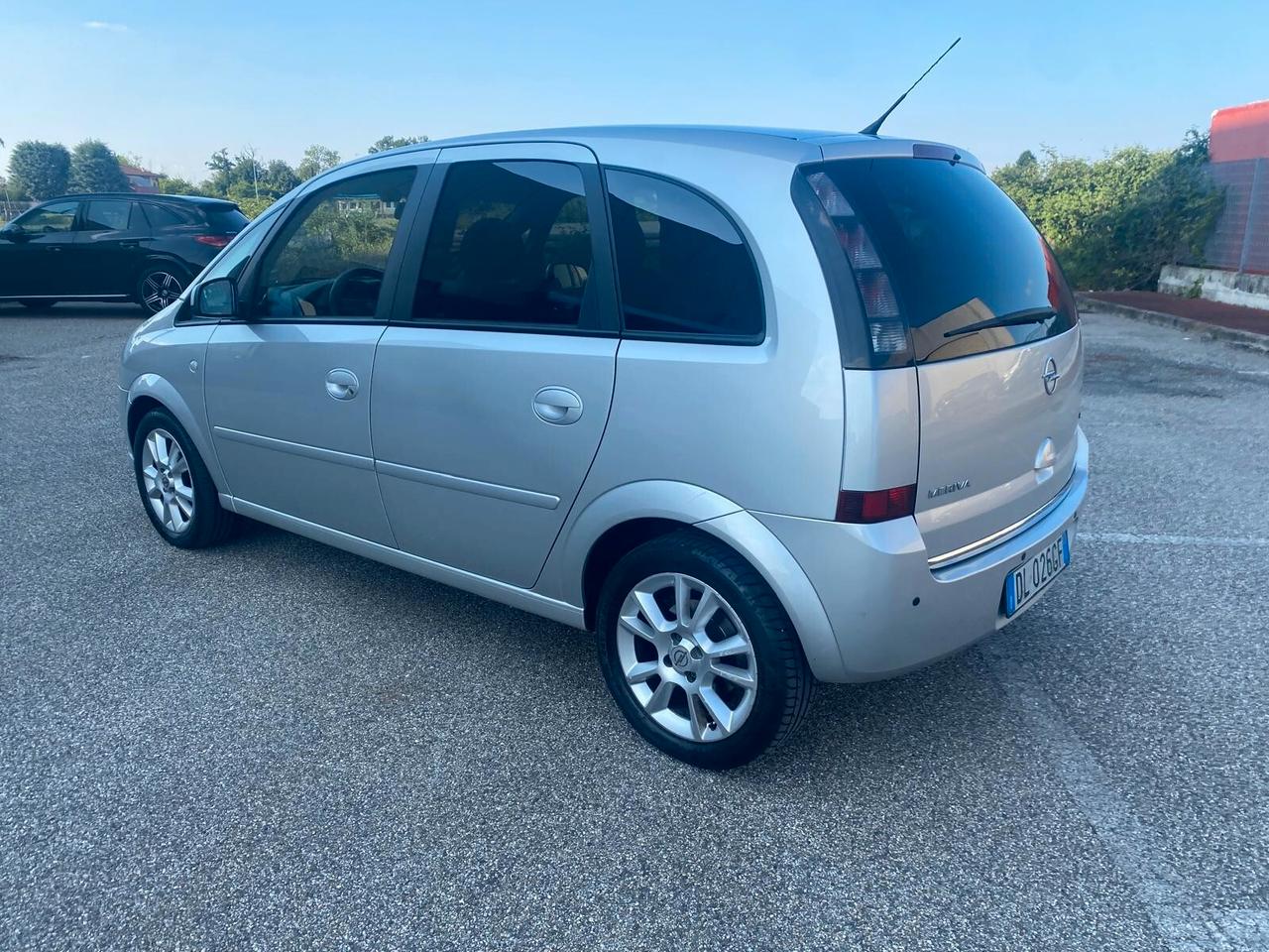 Opel Meriva 1.6 16V Cosmo ADATTA AI NEOPTATENTATI UNICO PROPRIETARIO