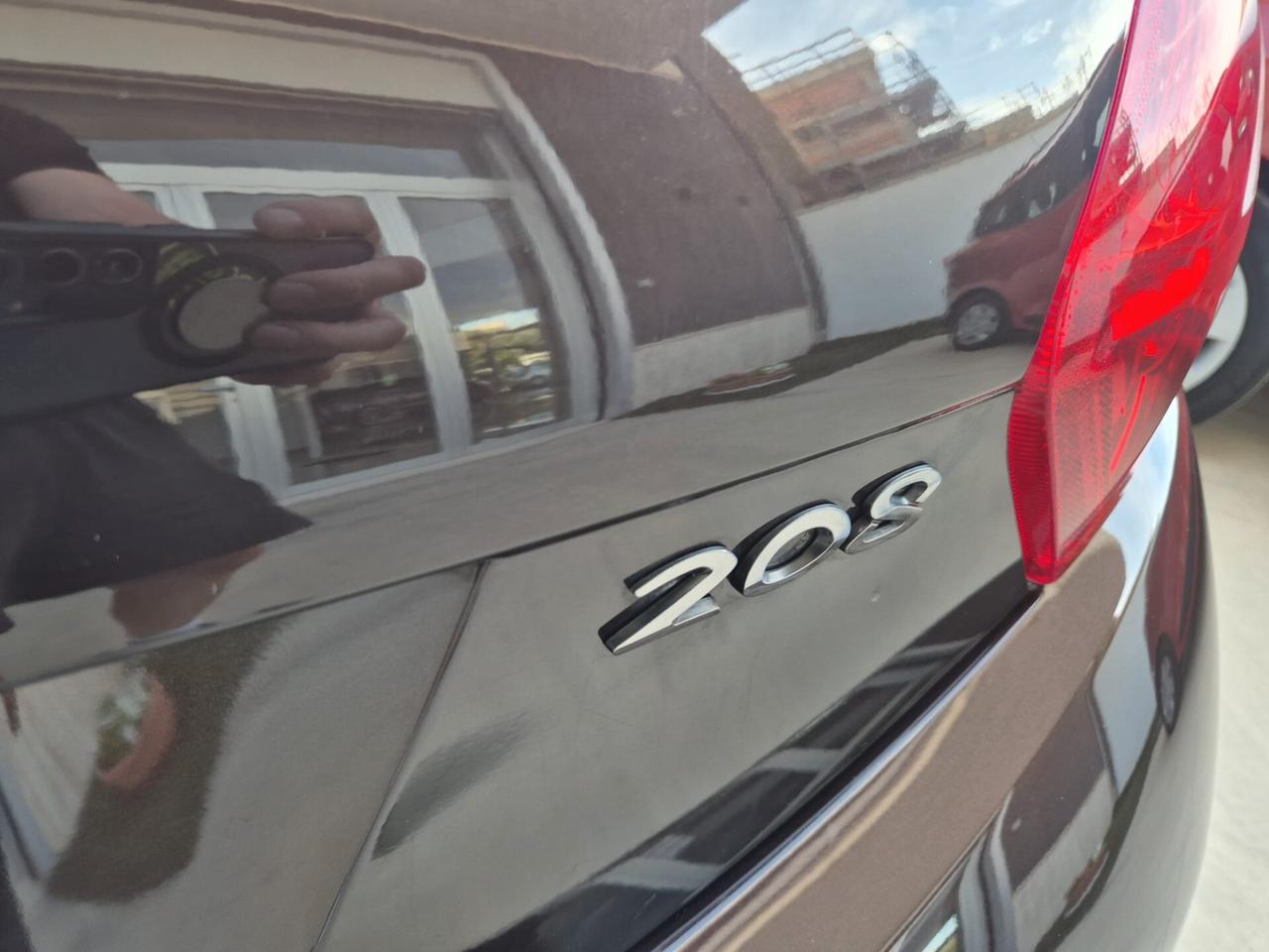 Peugeot 208 1.4 HDi 68 CV 5 porte Access