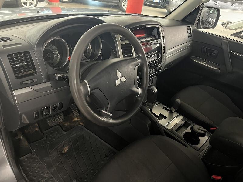 Mitsubishi Pajero 3.2 DI-D 16V aut. 3p. Instyle DPF