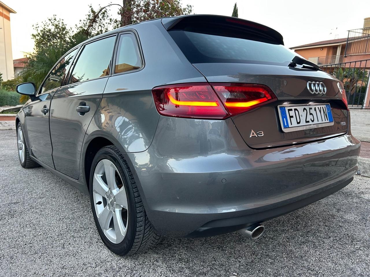 Audi A3 SPB 1.6 TDI Sport strafull!!!