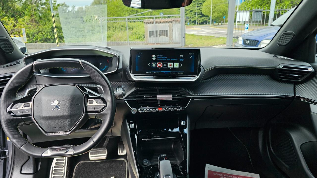 Peugeot 2008 PureTech 130cv S&S EAT8 GT