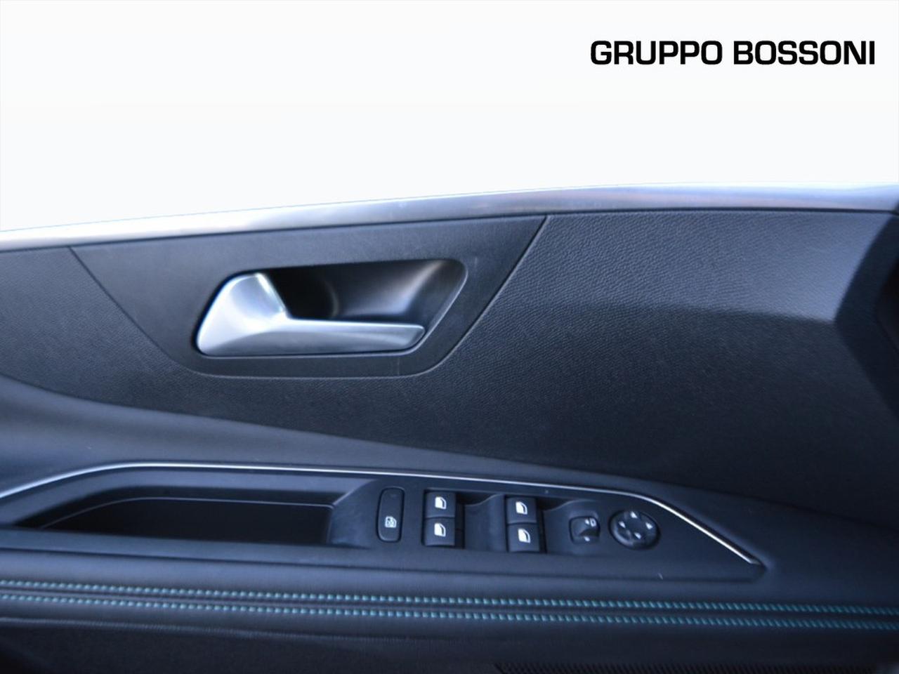 Peugeot 3008 1.2 puretech turbo allure pack eat8 s&s