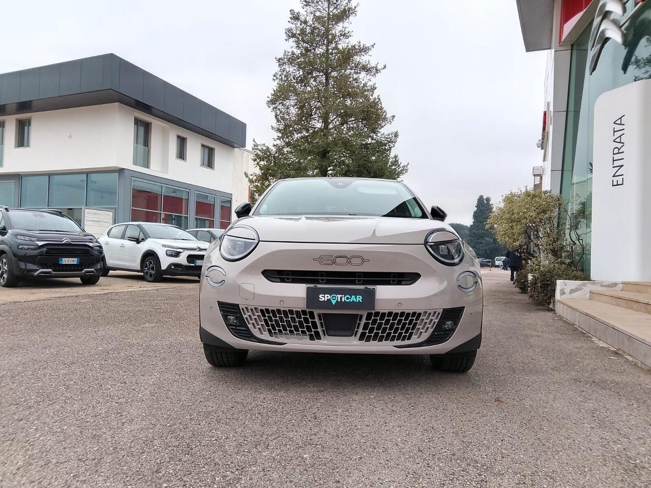 Fiat 600 Hybrid 100 CV DCT MHEV La Prima