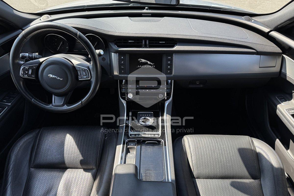 JAGUAR XF 2.0 D 180 CV aut. Prestige