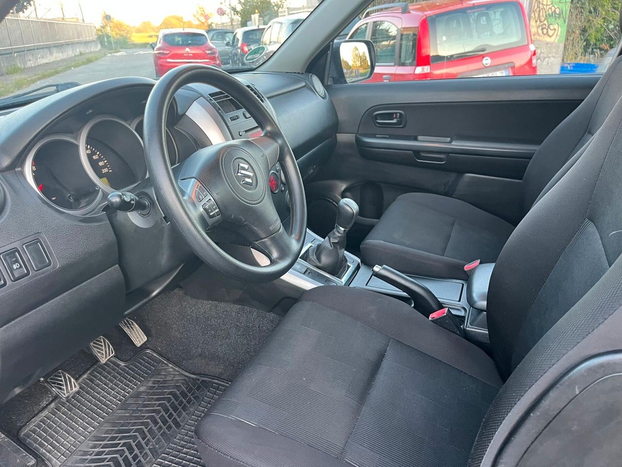Suzuki Grand Vitara 1.6 16V 3P 40.000 KM