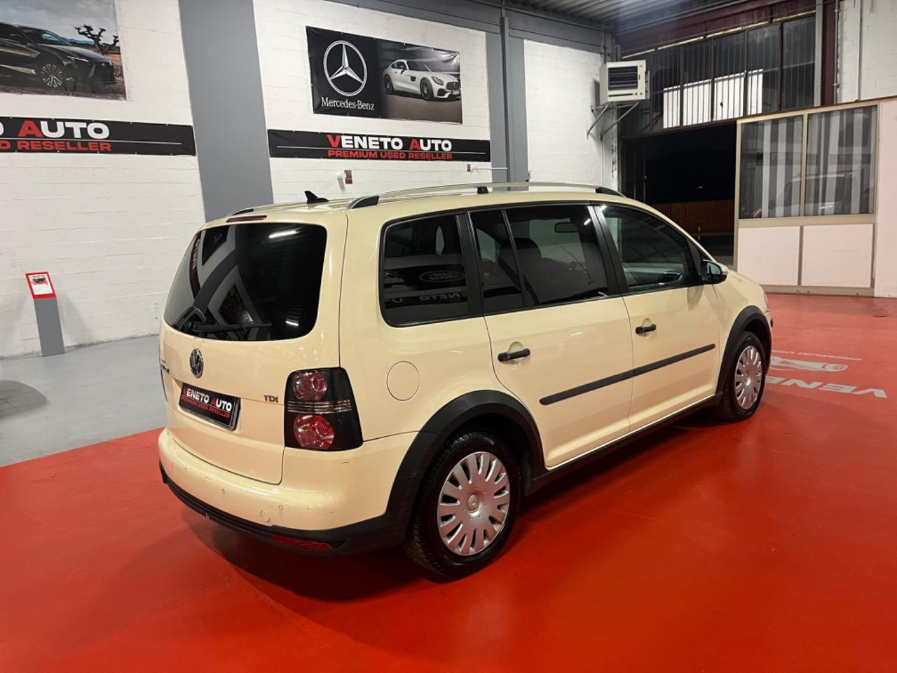 Volkswagen Touran 2.0 TDI DPF DSG Trendline