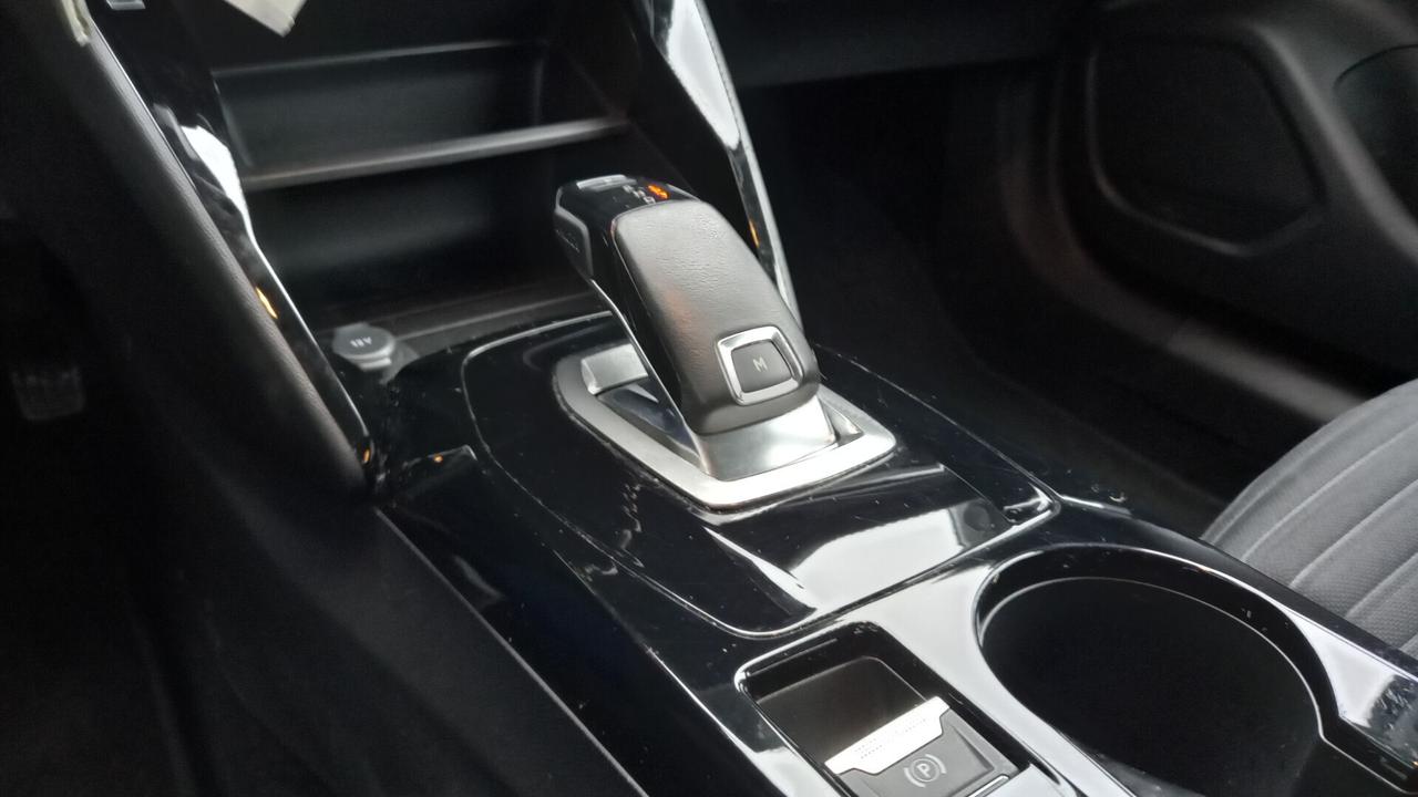 Peugeot 2008 PureTech 130 S&S EAT8 Active Pack