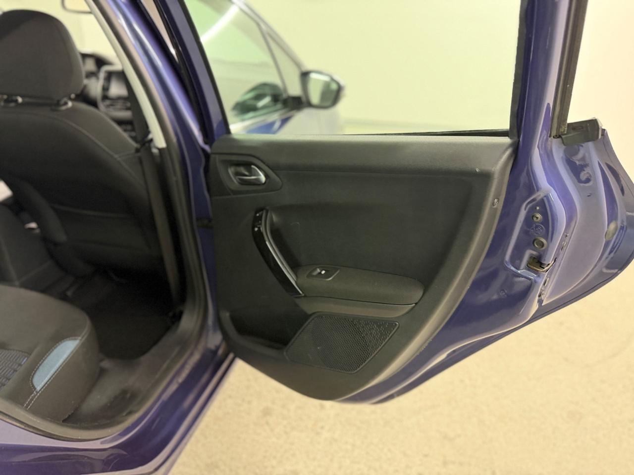 PEUGEOT 208 (anno 2015)