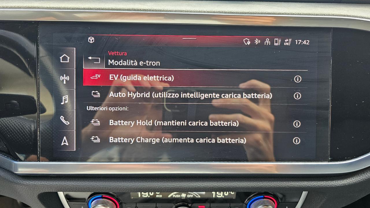 Audi Q3 SPB 45 TFSIe 245CV S tronic line IDENTITY BLACK UNIPRO' IVA ESPOSTA TAGL UFF