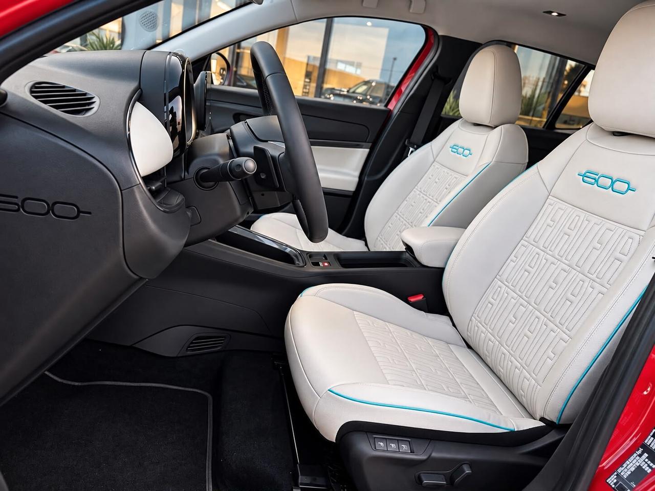 Fiat 600 Hybrid 110 CV DCT MHEV La Prima