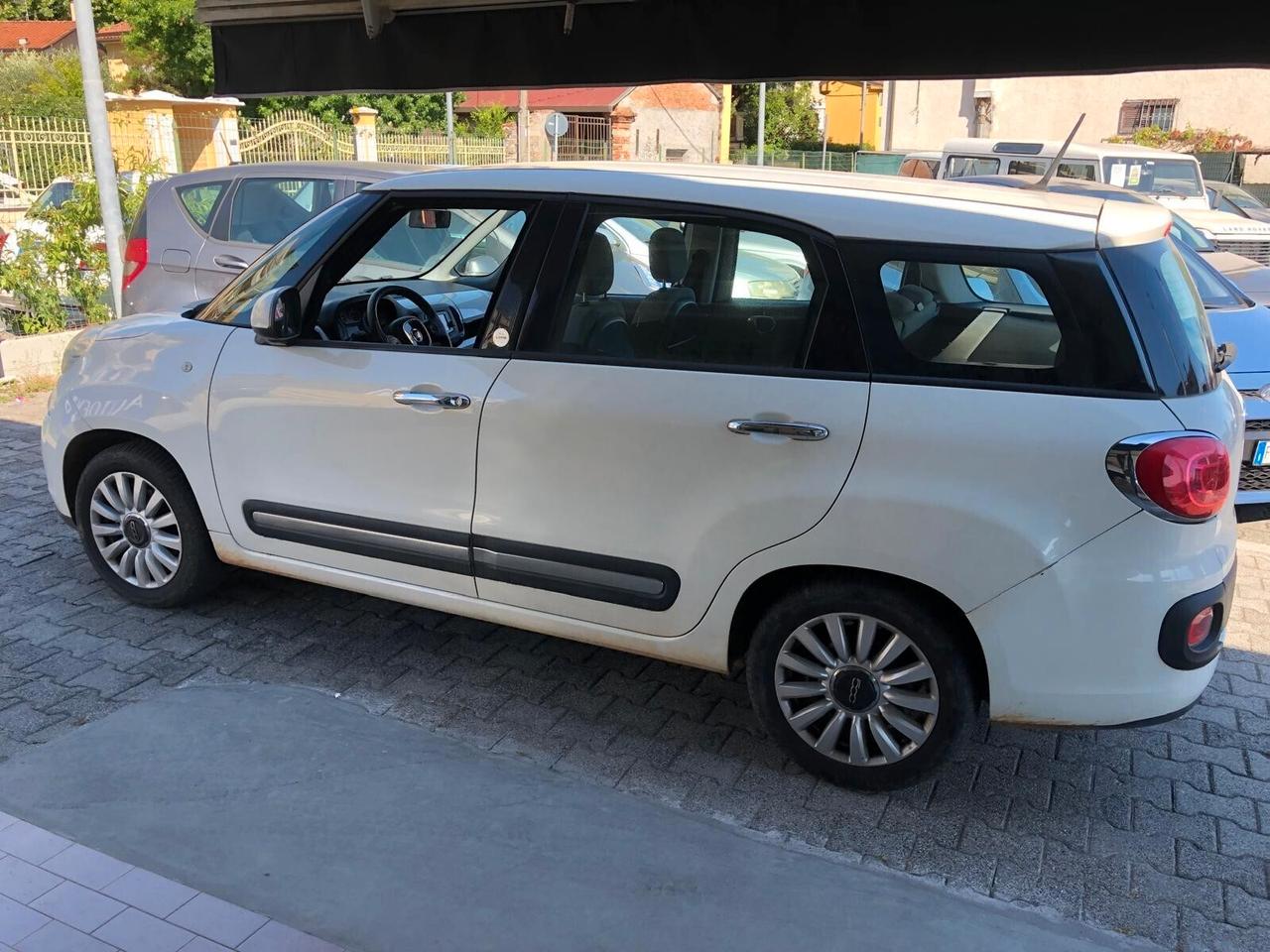 Fiat 500L Living 1.3 Multijet 95 CV Pop Star7 POSTI SOLO 68.296 KM!!! GARANZIA COMPLETA EUROPEA CONFORMGEST 12 MESI RINNOVABILE FINO A 36 MESI!!!