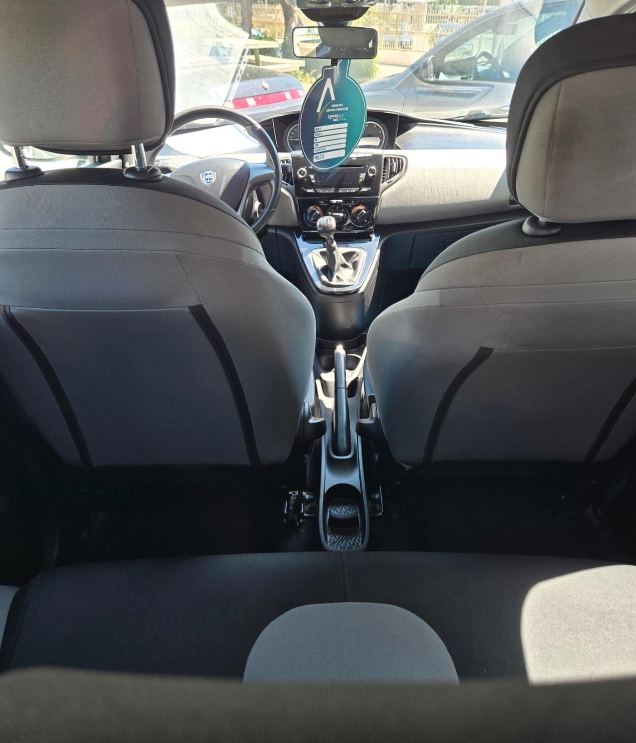 Lancia Ypsilon 1.3 MJT 16V 95 CV 5 porte S&S Silver