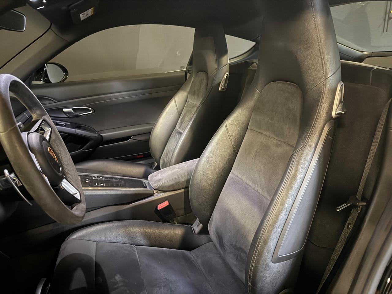 Porsche Cayman 718 PDK