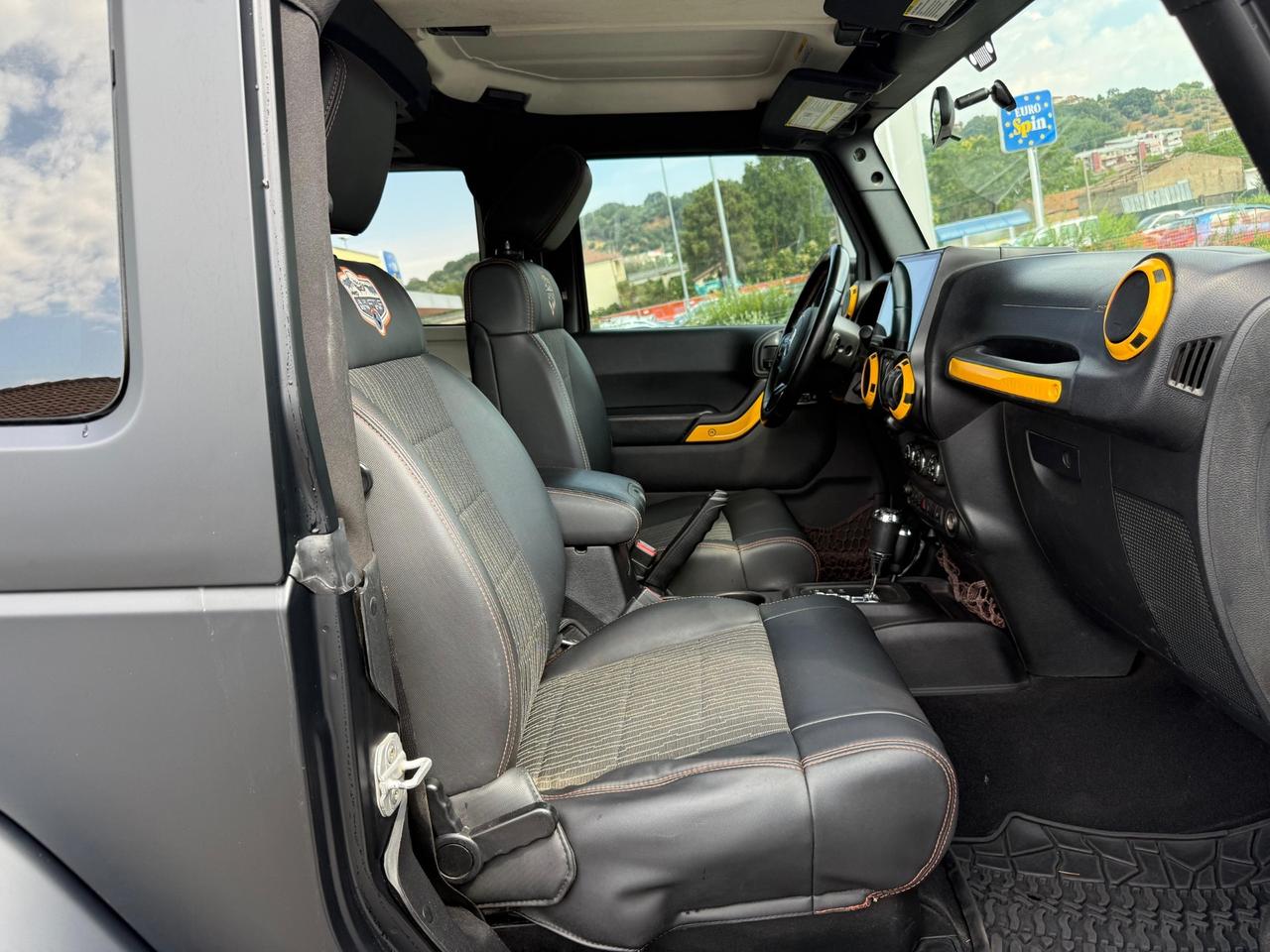 Jeep Wrangler 2.8 CRD DPF Sahara Auto rimessa a nuovo