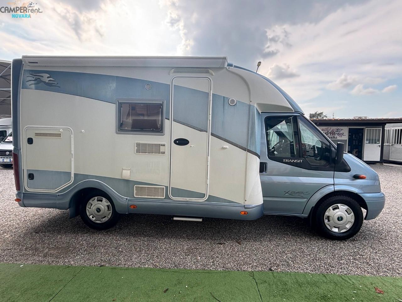 LAIKA X 595 C VAN - Semintegrale con letto matrimoniale in coda e garage (volume interno 68x103 )