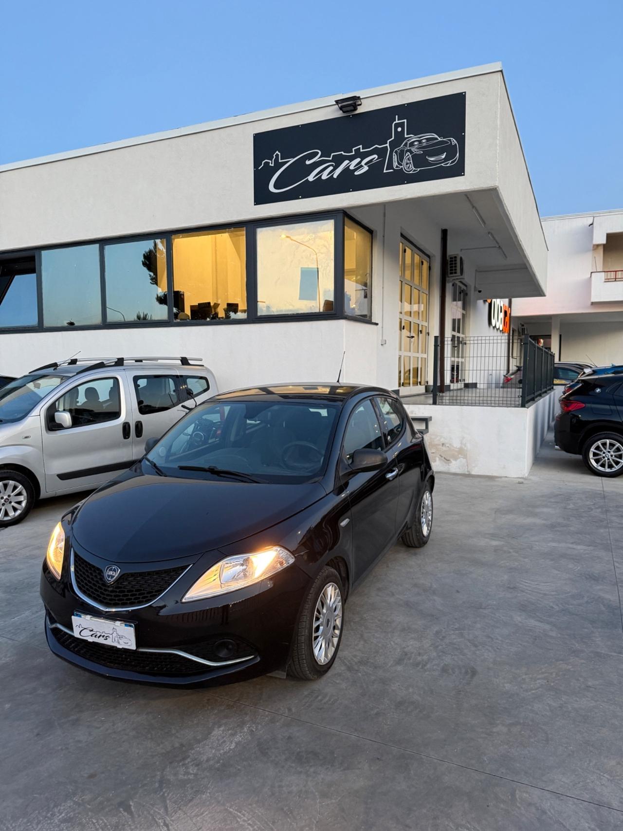 Lancia Ypsilon 1.2 69 CV 5 porte GPL Ecochic Silver
