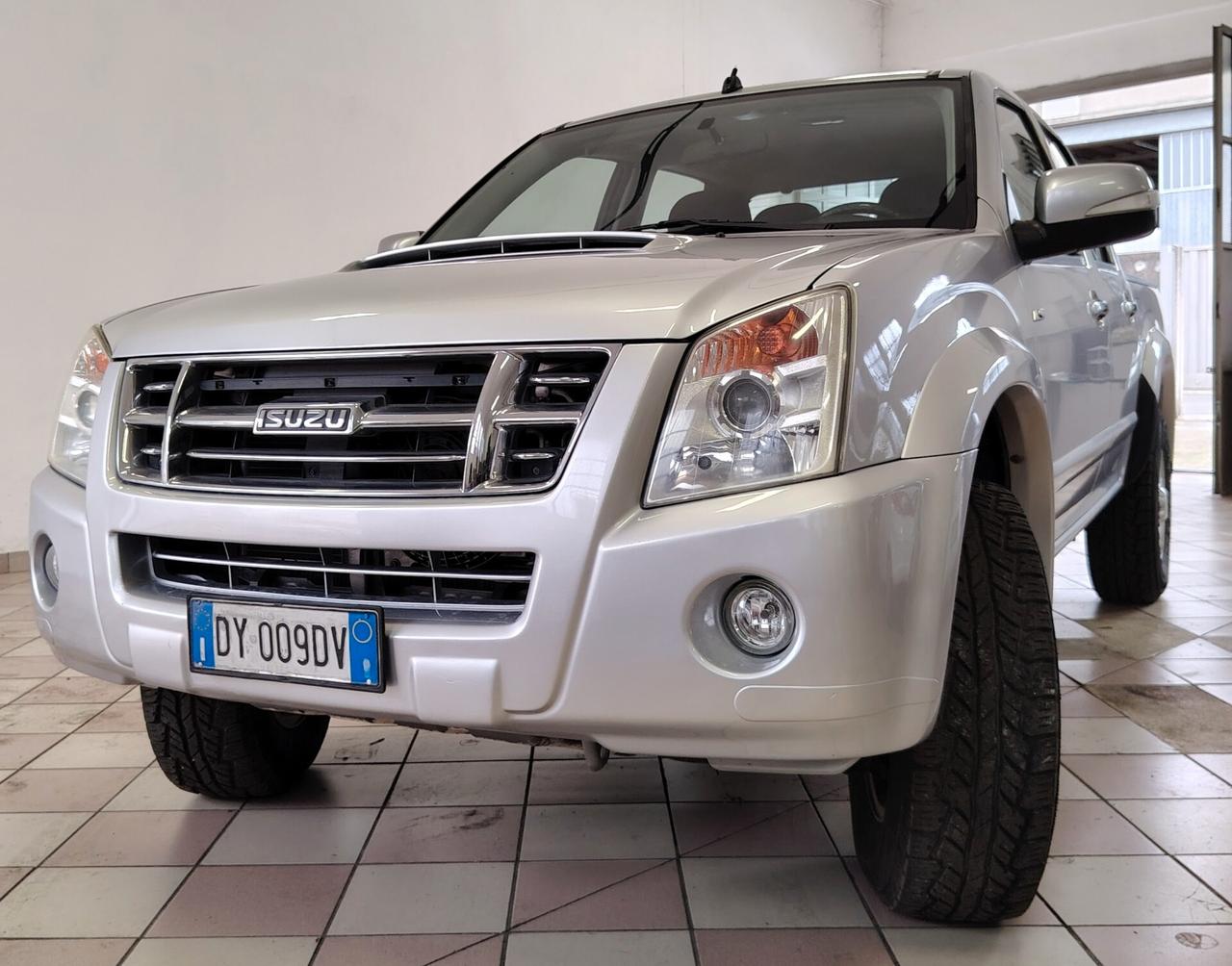 Isuzu D-Max 3.0 TD cat Space Cab 4WD Pick-up L EU4