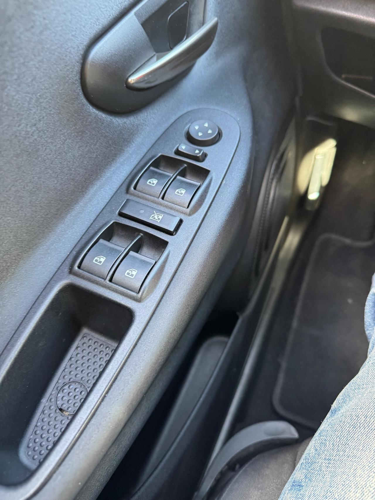 Lancia Ypsilon 1.2 69 CV 5 porte GPL Ecochic Platinum