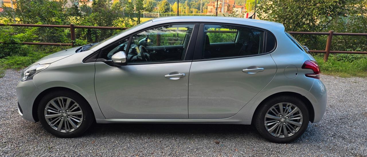 Peugeot 208 PureTech 82 5 porte Allure