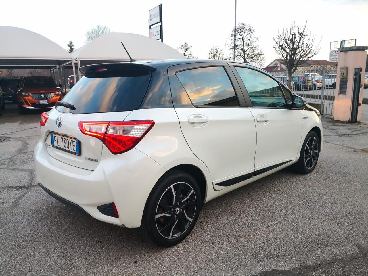 Toyota Yaris 1.5 Hybrid 5 porte Trend "White Edition" Automatic