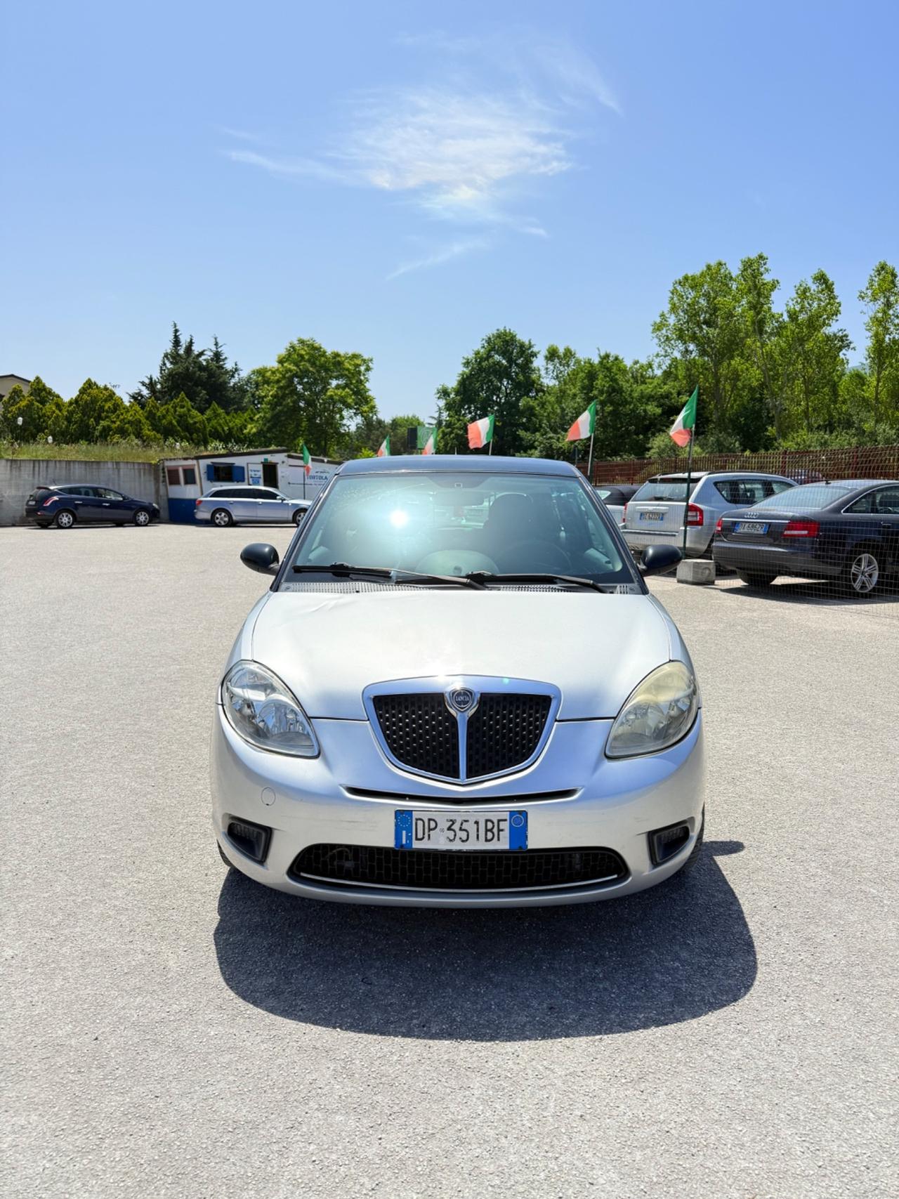 Lancia Ypsilon 1.2 Oro