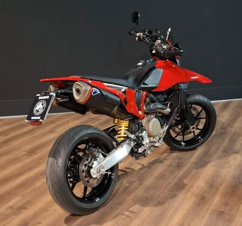 Ducati Hypermotard 698