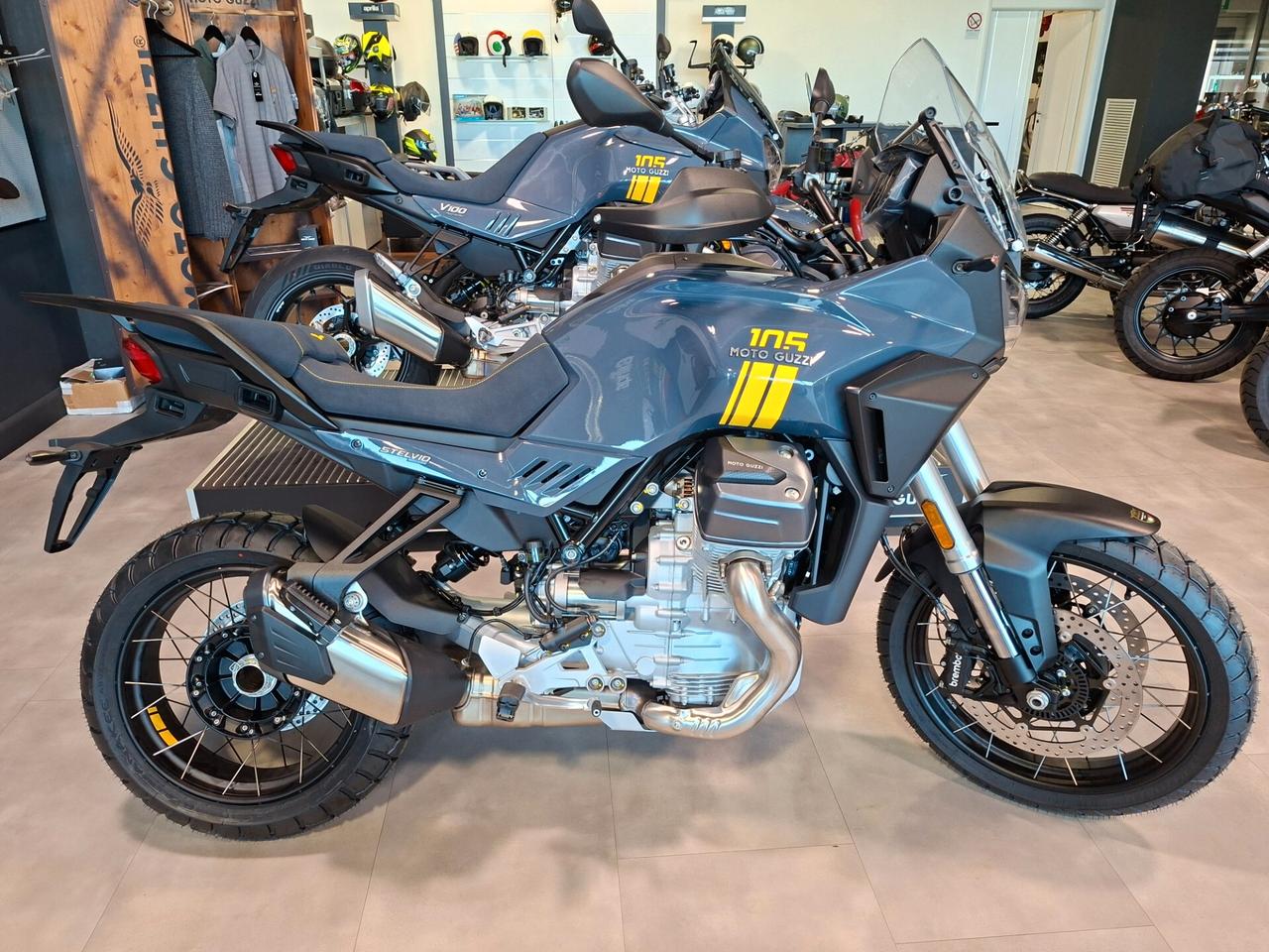 Moto Guzzi Stelvio Livrea 105 anniversario