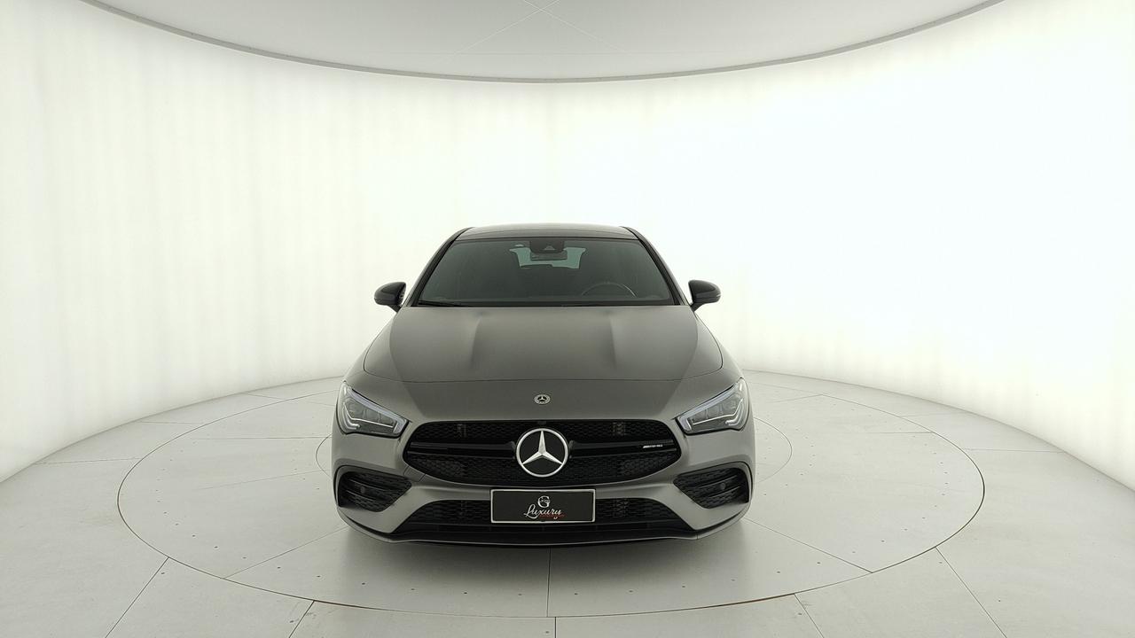 Mercedes-Benz CLA Shooting Brake AMG 35 4matic auto