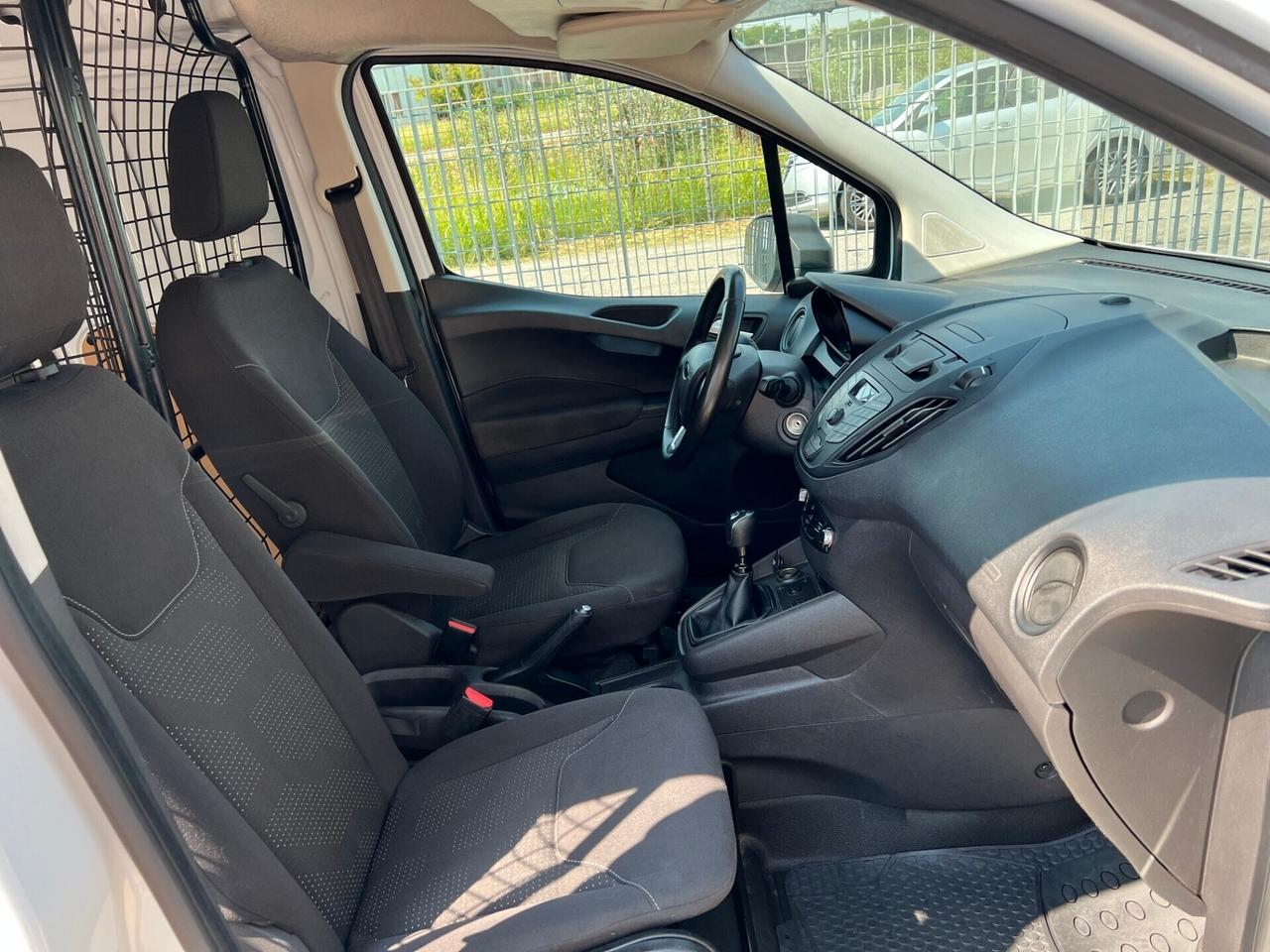 Ford Tourneo Courier 1.5 TDCI 75 CV Plus / OK NEOPATENTATI