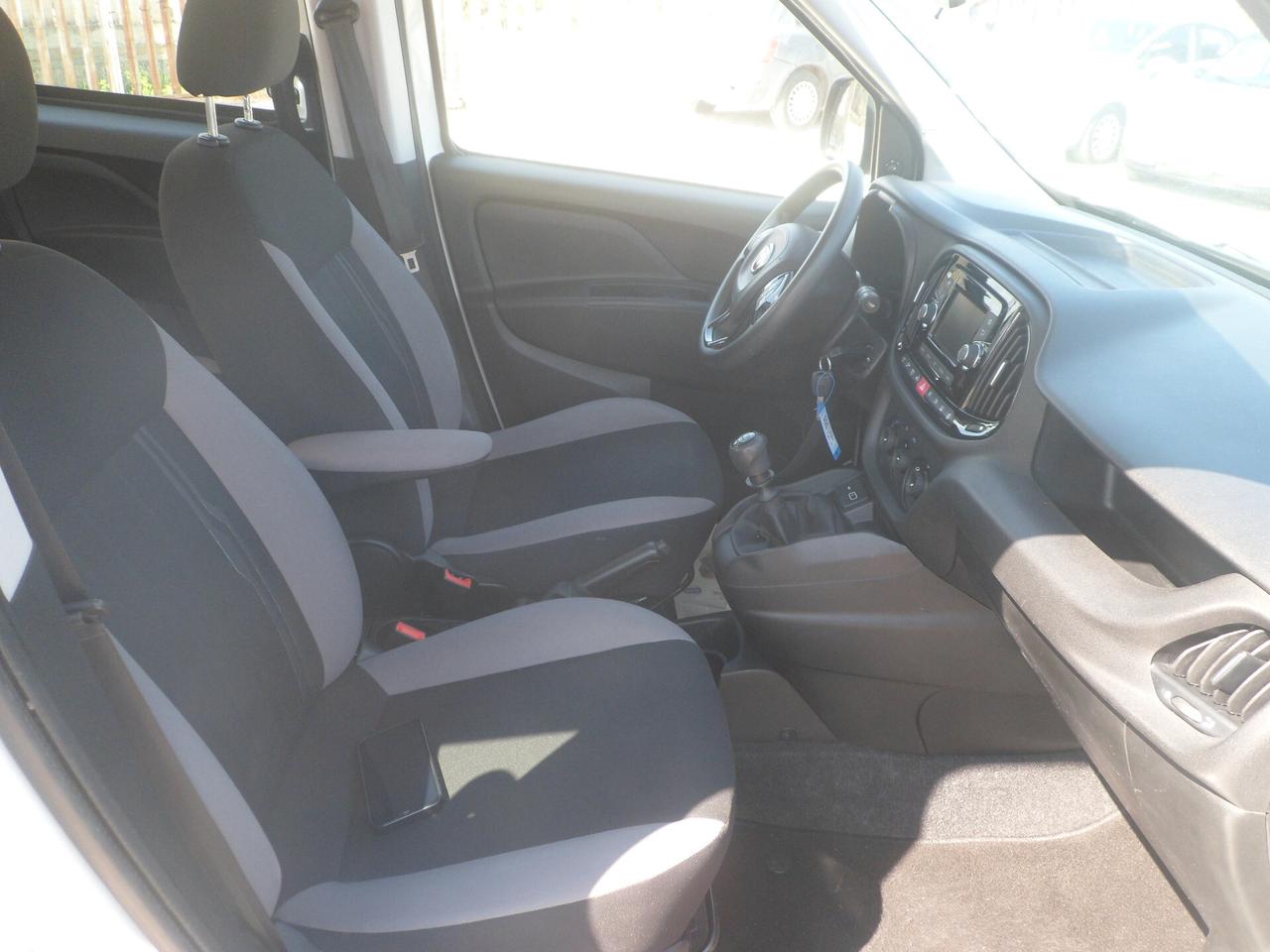 Fiat Doblo 5 posti autocarro