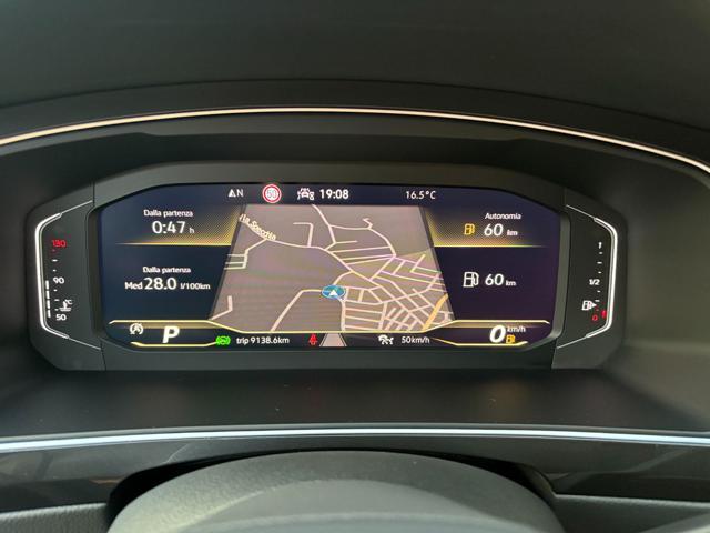 VOLKSWAGEN Tiguan 2.0 TDI 150 CV SCR DSG R-Line LUCI AMBIENTE