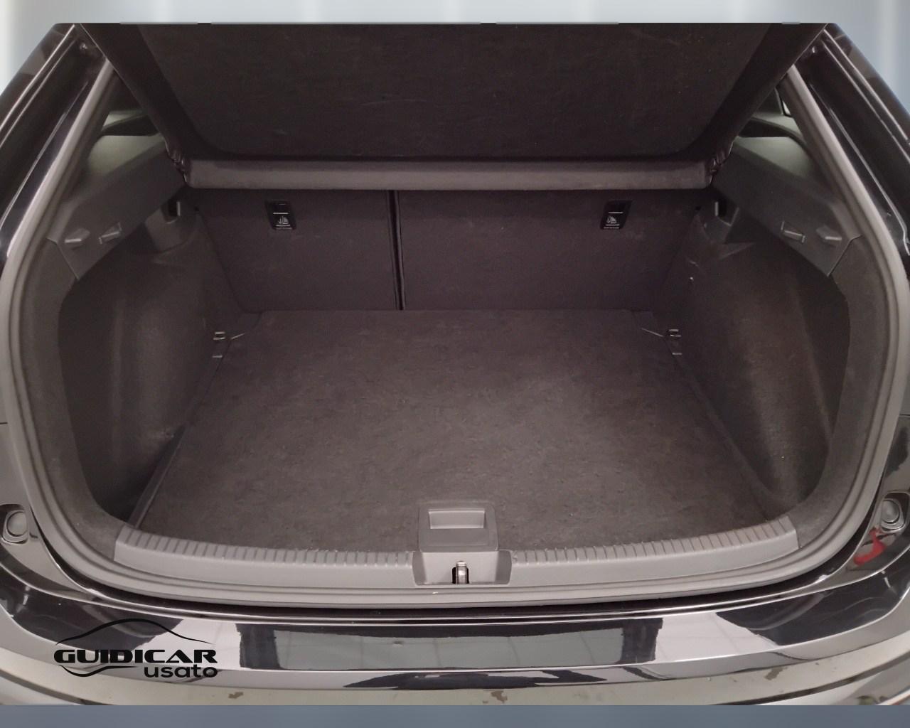 VOLKSWAGEN Taigo - Taigo 1.0 tsi R-Line 115cv