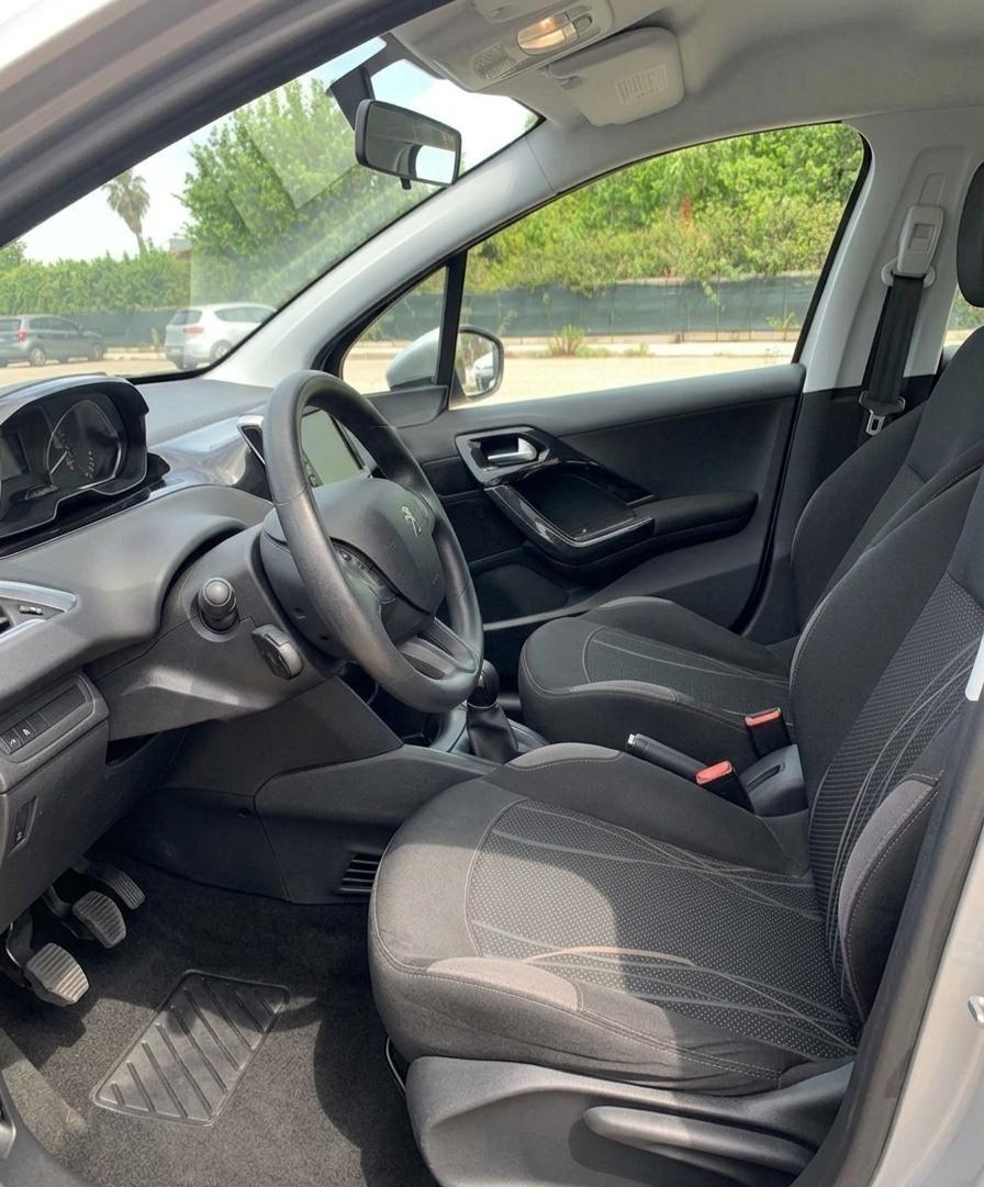 Peugeot 208 allure 1.2 benzina 5 porte specchietti richiudibili elettrici