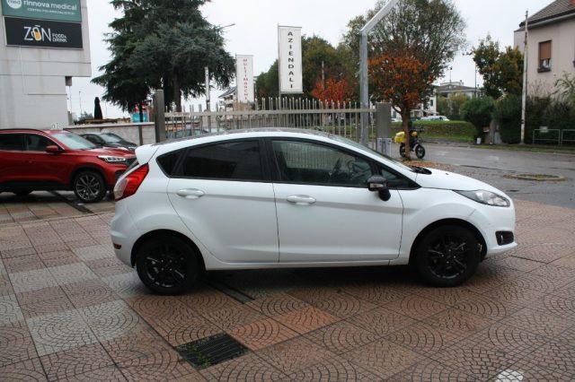 FORD Fiesta 1.2 82CV 5 porte Black & White Edition