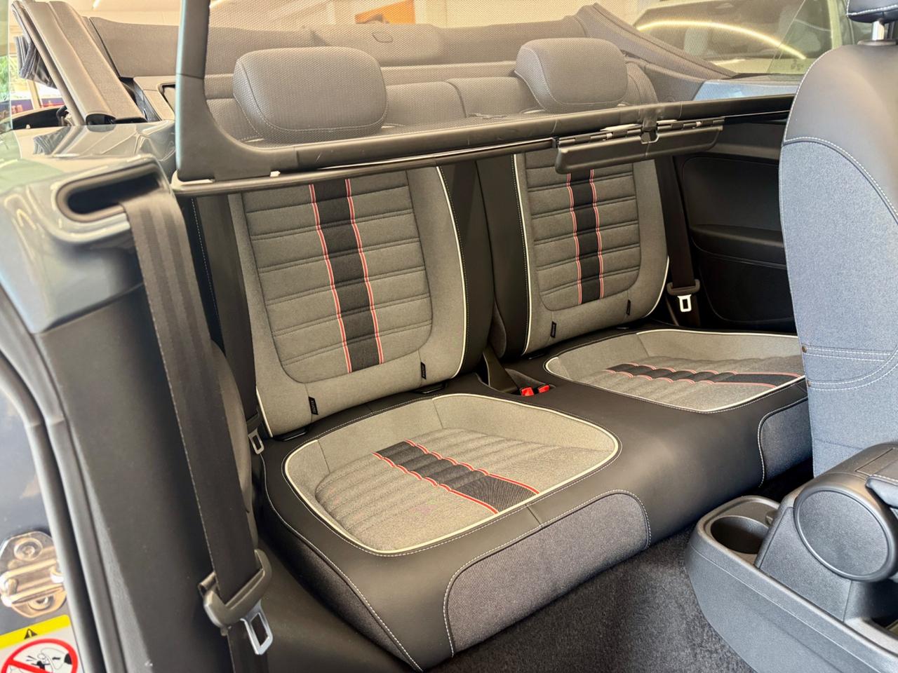 Volkswagen Maggiolino Cabrio DENIM EDITION 29.000 KM