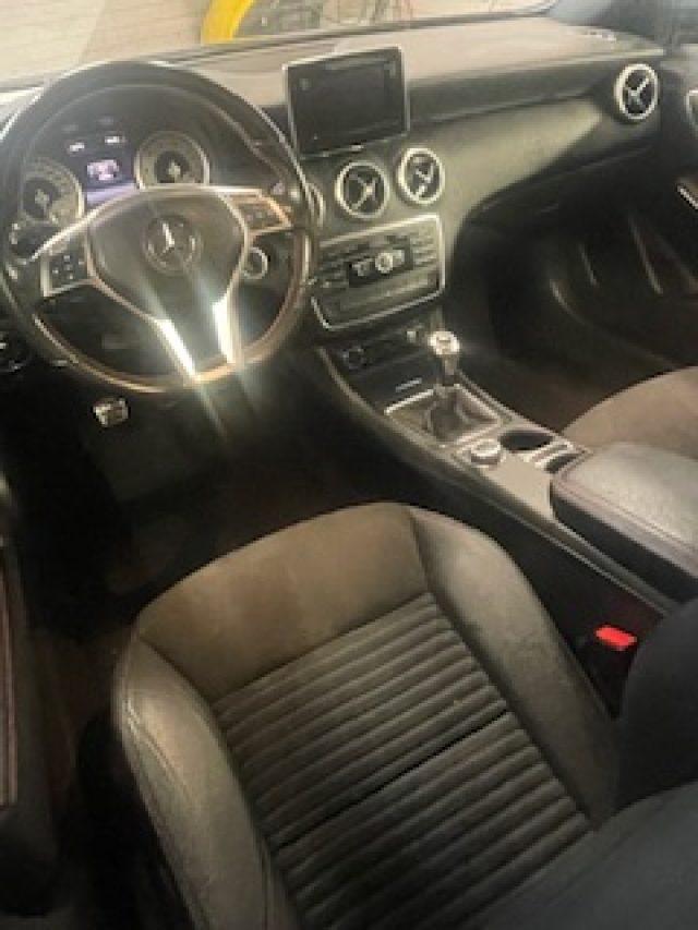 MERCEDES-BENZ A 180 Premium