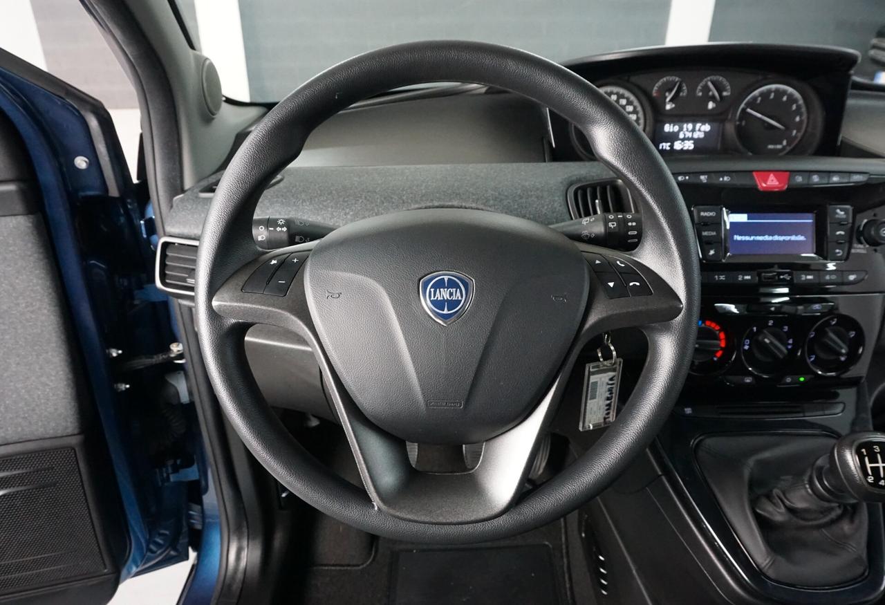 Lancia Ypsilon 1.0 FireFly 5 porte S&S Hybrid Silver