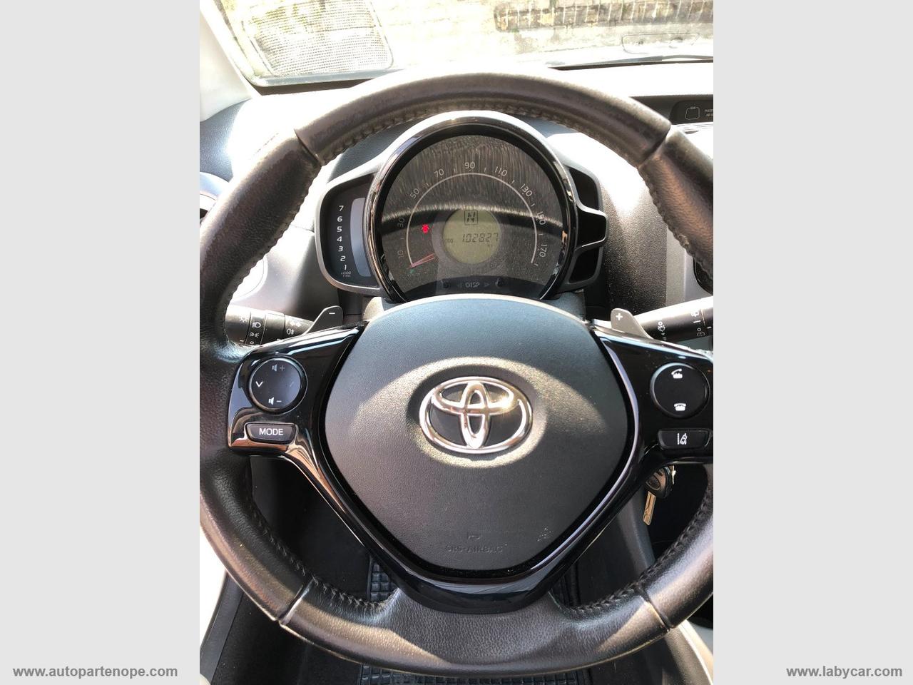 TOYOTA Aygo Connect 1.0 VVT-i 72 CV 5p. x-play