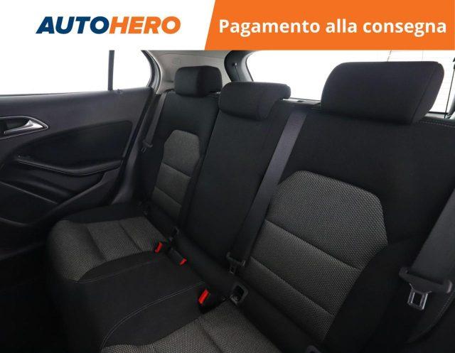 MERCEDES-BENZ GLA 180 d Automatic Business