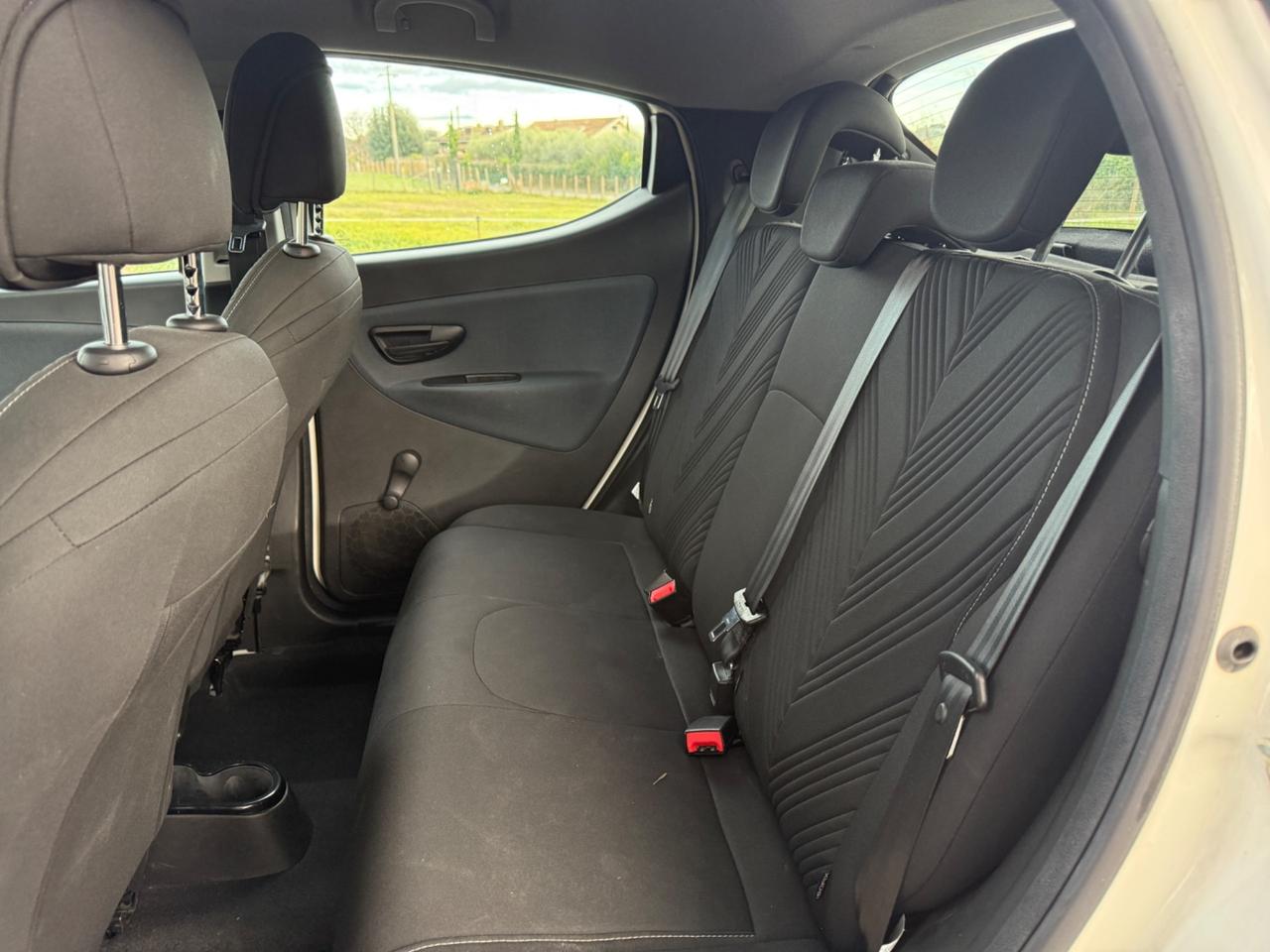 Lancia Ypsilon 1.0 FireFly 5 porte S&S Hybrid Ecochic Gold