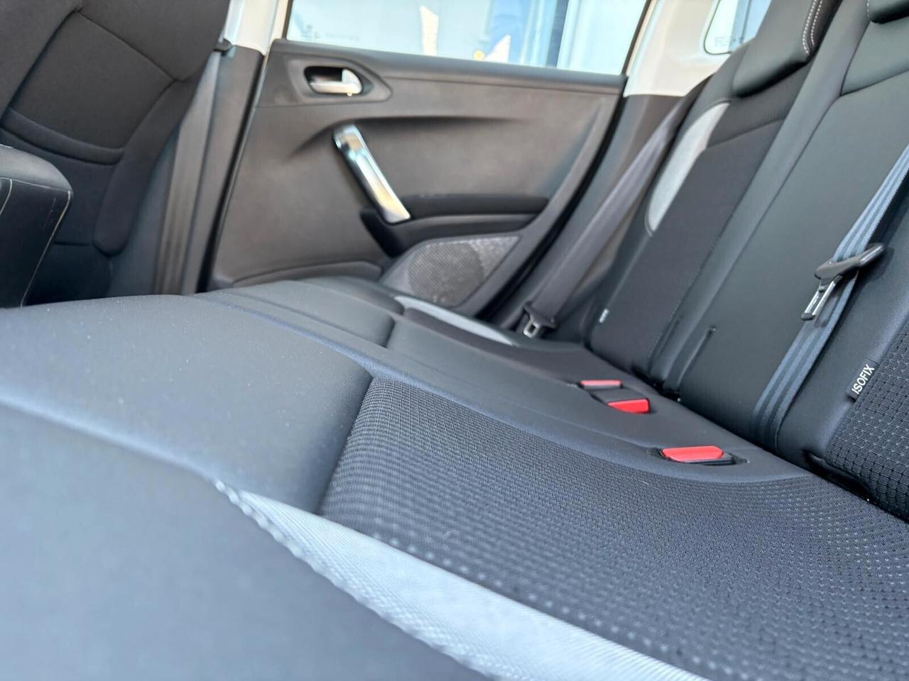 Peugeot 2008 ALLURE PureTech Turbo 110 mt UNICO PR.