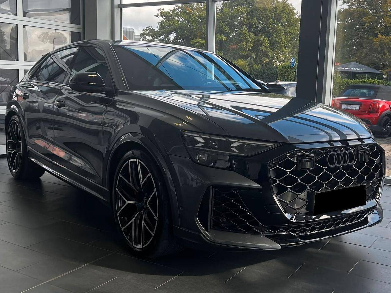 Audi Q8 RS TFSI V8 quattro tiptronic