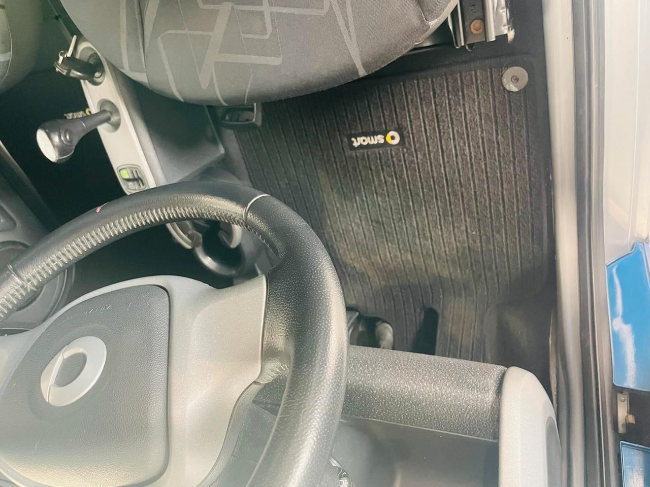 Smart ForTwo 1000 52 kW MHD coupé pure