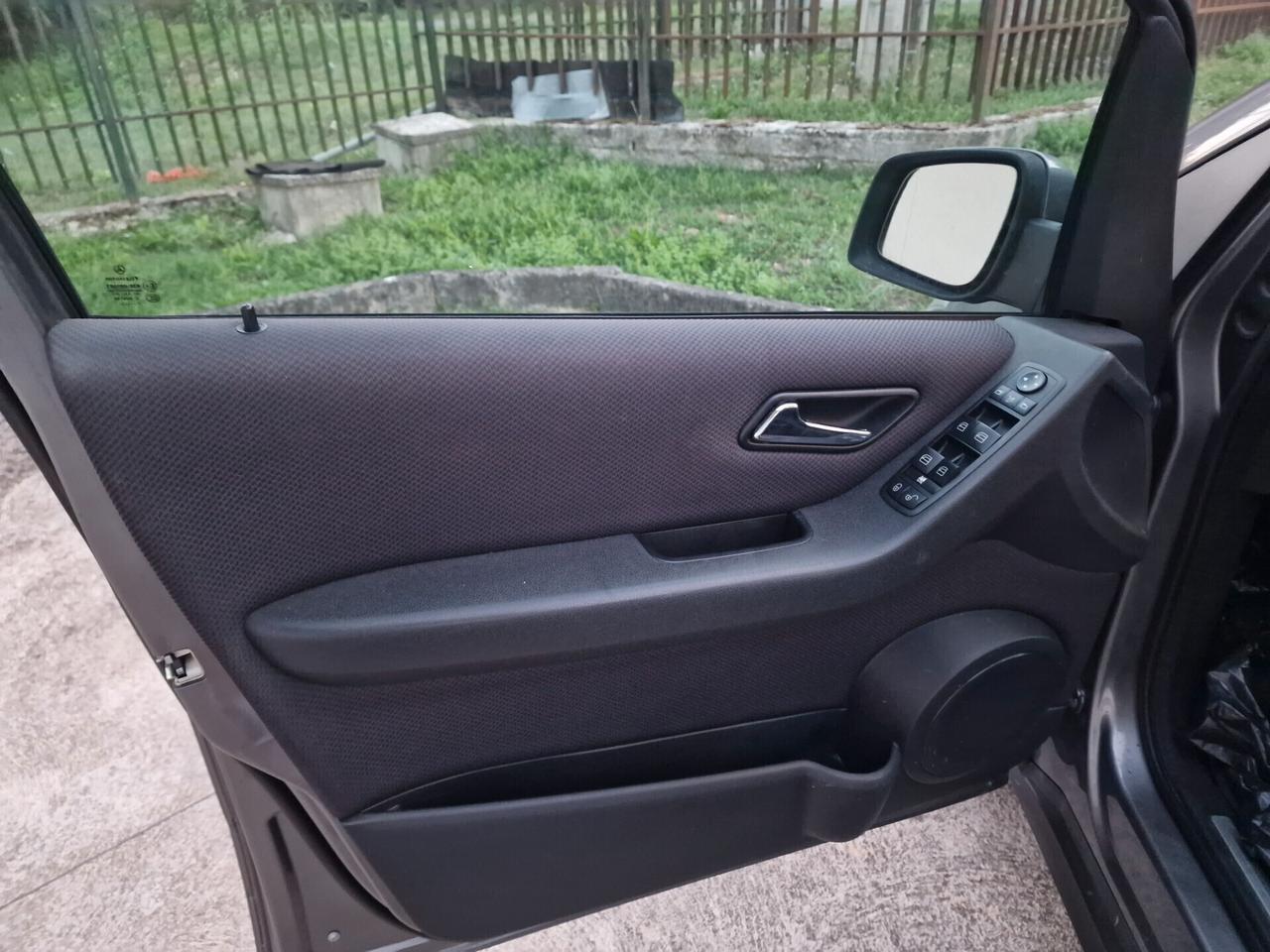 Mercedes A 160 CDI BlueEFFICIENCY Executive "neopatentati"