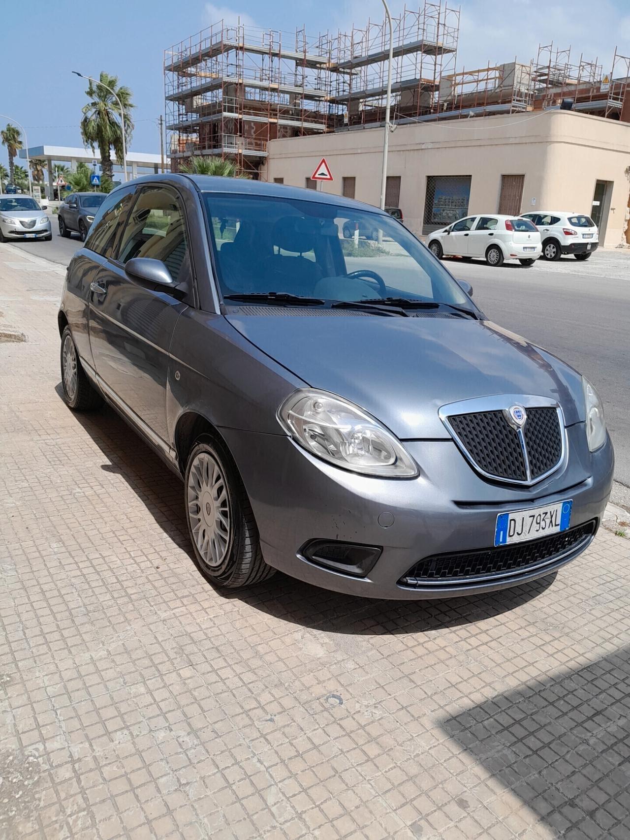 Lancia Ypsilon 1.2 Argento