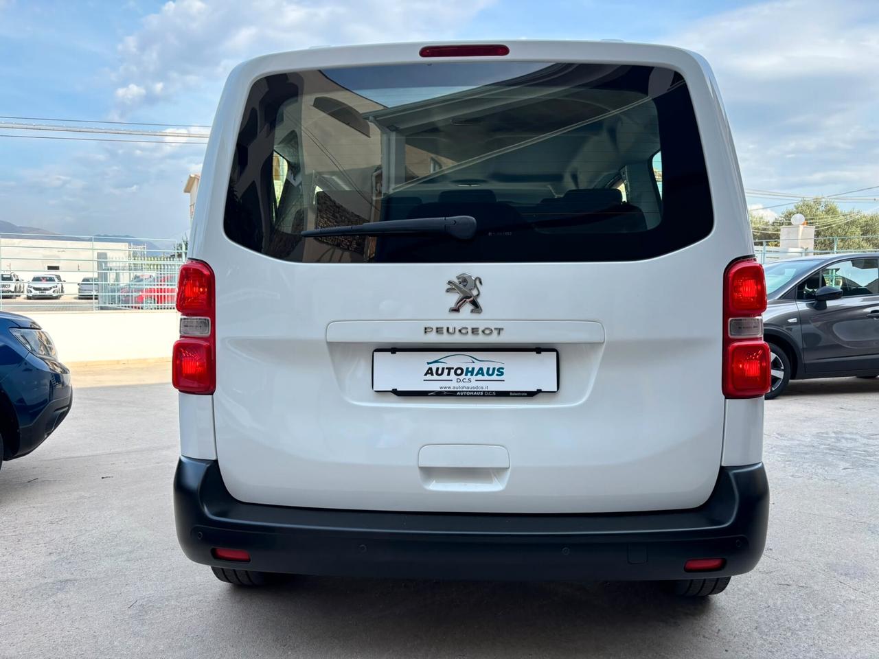 Peugeot Traveller Diesel 120 CV 9 Posti Doppia Porta